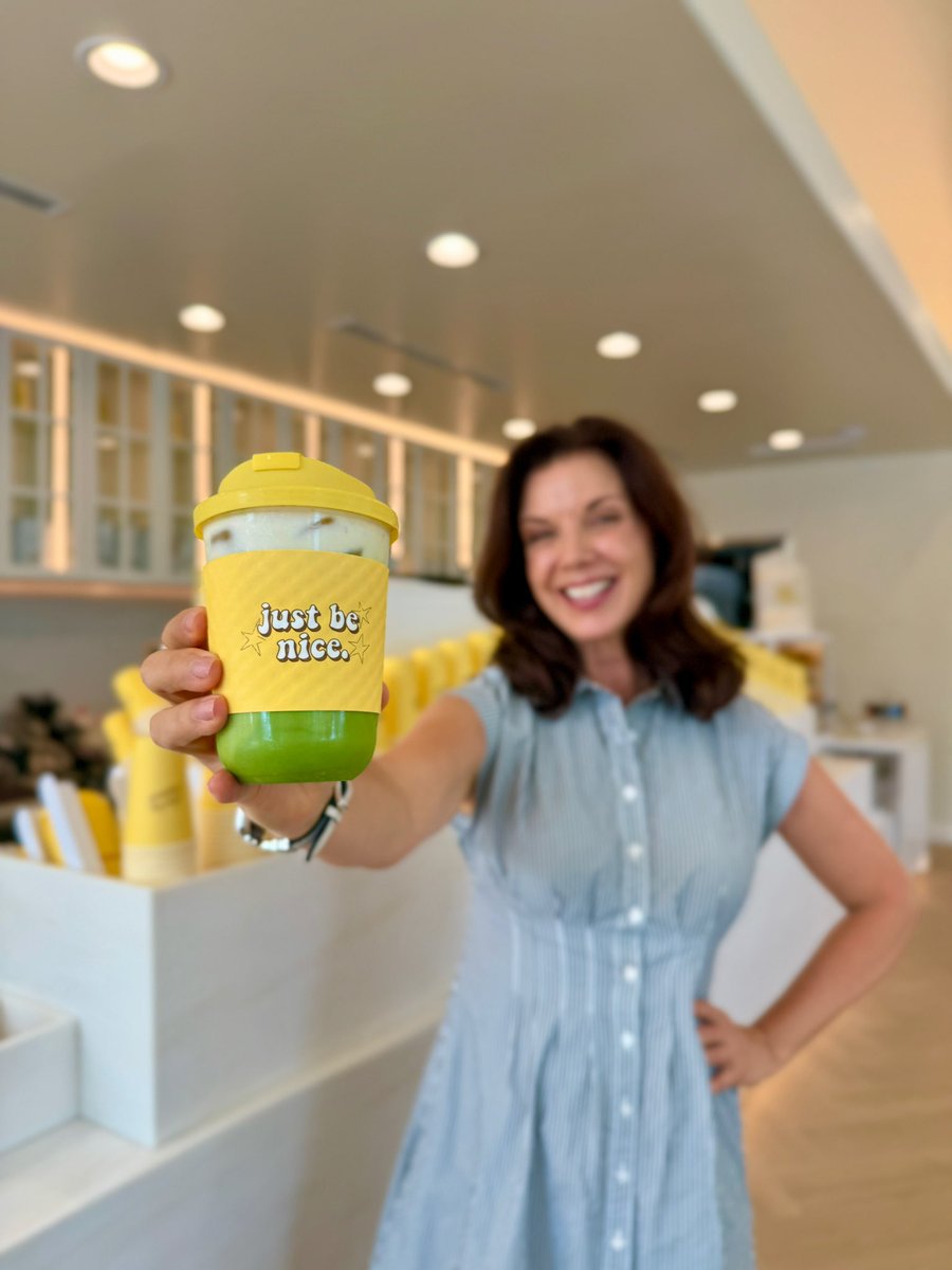 BettieCrossTV's tweet image. The La La Land Kind Café is celebrating the grand opening of its first coffee shop in Central Texas. The grand opening blasts off on July 4th at 8 AM. All drinks and toasts are 50% off at the cafe at 1400 South Congress Avenue. @cbsaustin
