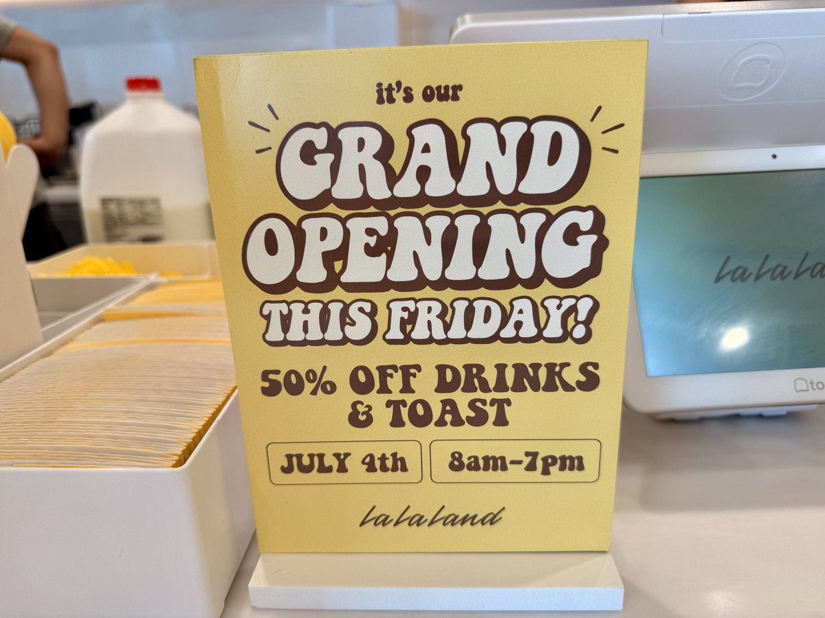 BettieCrossTV's tweet image. The La La Land Kind Café is celebrating the grand opening of its first coffee shop in Central Texas. The grand opening blasts off on July 4th at 8 AM. All drinks and toasts are 50% off at the cafe at 1400 South Congress Avenue. @cbsaustin