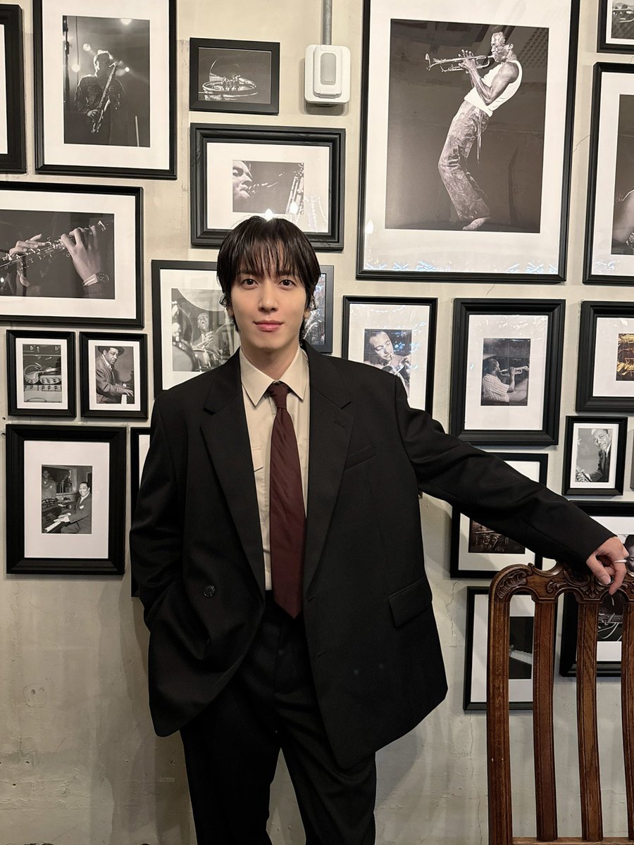 official_CNBLUE's tweet photo. [📸] Jung Yong Hwa's Night Live Session

BOICE와 용화💖
언제나 서로의 곁에서 빛나길✨

#정용화 #JUNGYONGHWA #One_Last_Day #Night_Runner #나이트러너 https://t.co/cnsuAEKcUI