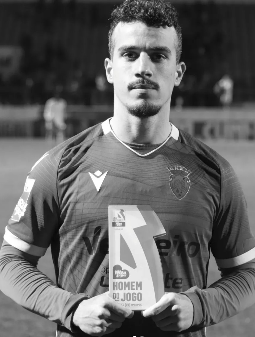 crisenofut's tweet photo. Hoje o dia está cinza, tem vezes que palavras não são o suficiente.. Diego Jota e Andre Silva que Deus conforte o coração dos familiares 🖤😢 https://t.co/tVkHTVxZRl