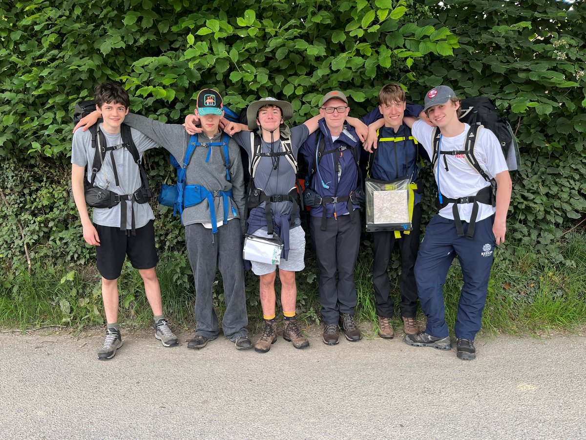 The Duke of Edinburgh's Award Gold expedition students have experienced perfect hiking conditions in Wales this week. They certainly look as if they've had a fantastic time! 
#DofE #dofegold #dofeexpedition