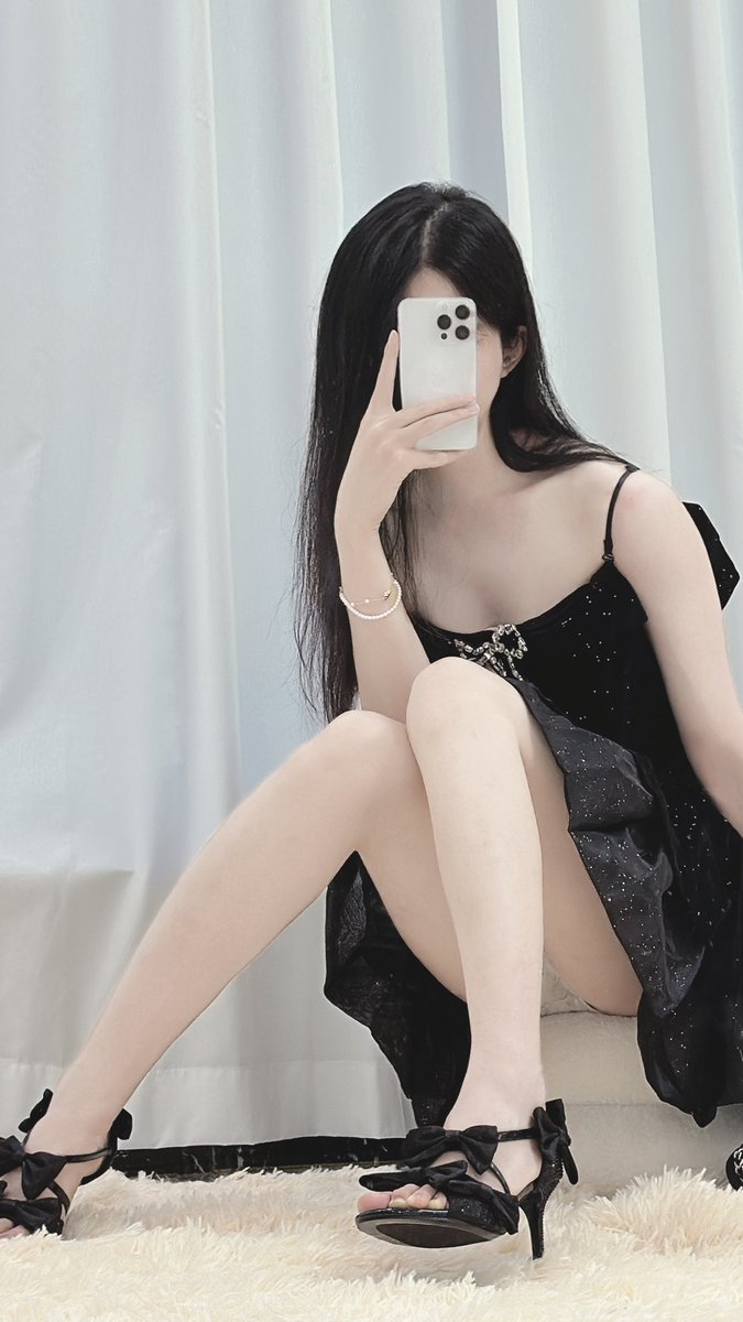 入🚪后发现我不是女生退了门槛还啐了一口
    
￣へ￣