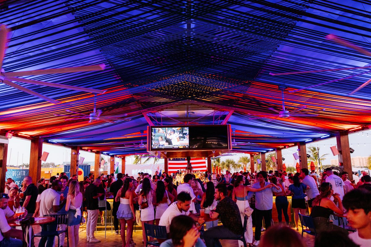 The long weekend starts here ⛵️ Join us today, July 3rd, as we start the 4th of July weekend with cocktails, waterfront views, no worries for work tomorrow 💙

🇺🇸 Complimentary RSVPs at Regattagrove.com