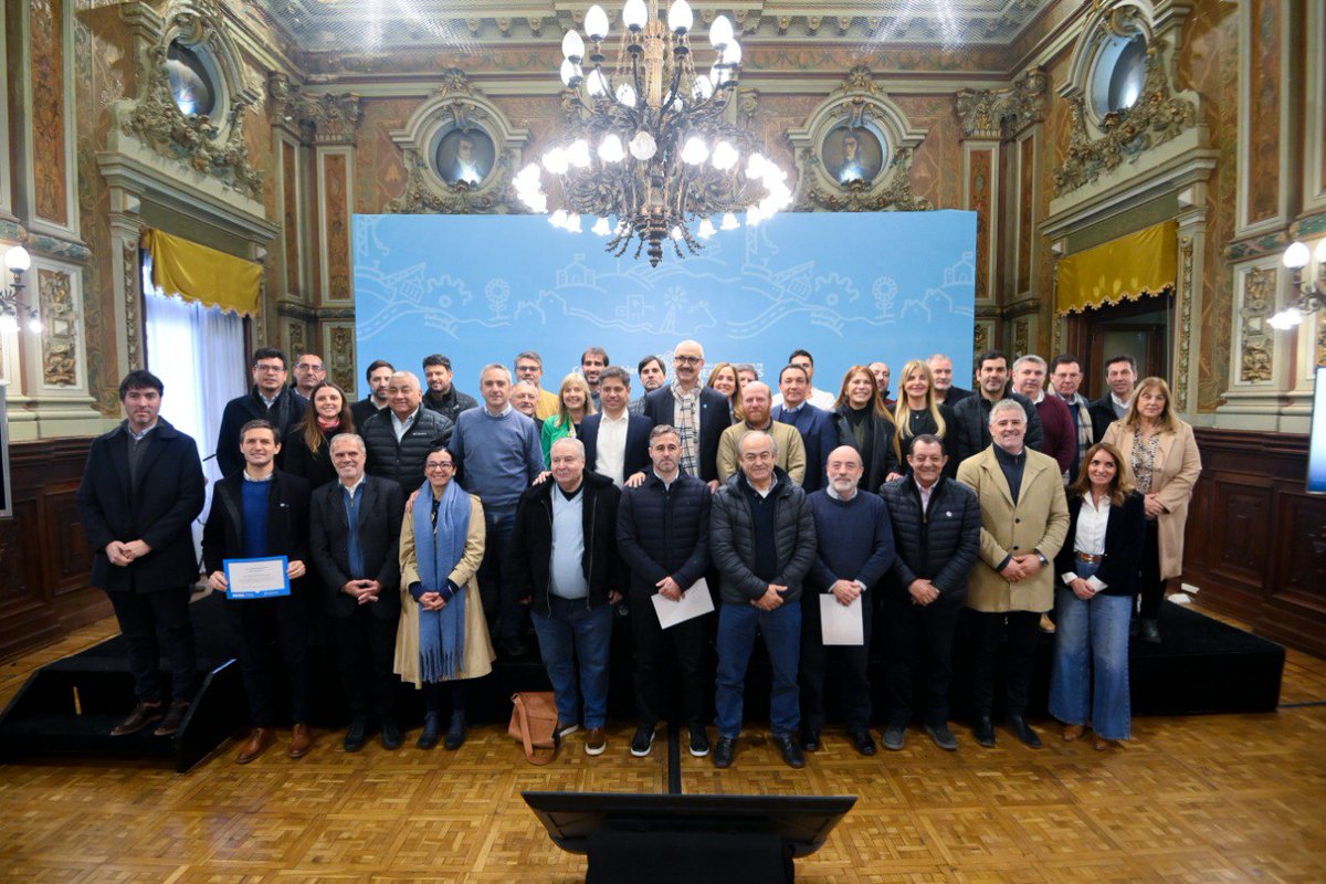 Axel Kicillof (@kicillofok) on Twitter photo Más intendentes de la provincia de Buenos Aires se sumaron al programa Municipio Unido por la Niñez y la Adolescencia de <a href="/UNICEFargentina/">UNICEF ARGENTINA</a>.
Un plan que pone las problemáticas de los niños, niñas y adolescentes en el centro de las prioridades de los gobiernos locales y nos Más intendentes de la provincia de Buenos Aires se sumaron al programa Municipio Unido por la Niñez y la Adolescencia de <a href="/UNICEFargentina/">UNICEF ARGENTINA</a>.
Un plan que pone las problemáticas de los niños, niñas y adolescentes en el centro de las prioridades de los gobiernos locales y nos