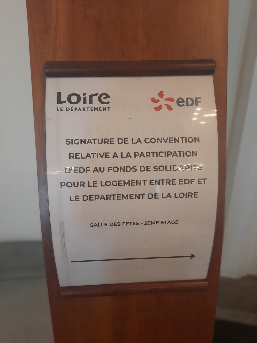 Le Département de la Loire et <a href="/EDFofficiel/">EDF</a> unissent leurs forces contre la précarité énergétique. 
Fabienne Perrin, conseillère départementale déléguée à l'Habitat et au logement a signé une convention pour soutenir les ménages en difficulté via le Fonds de Solidarité Logement.