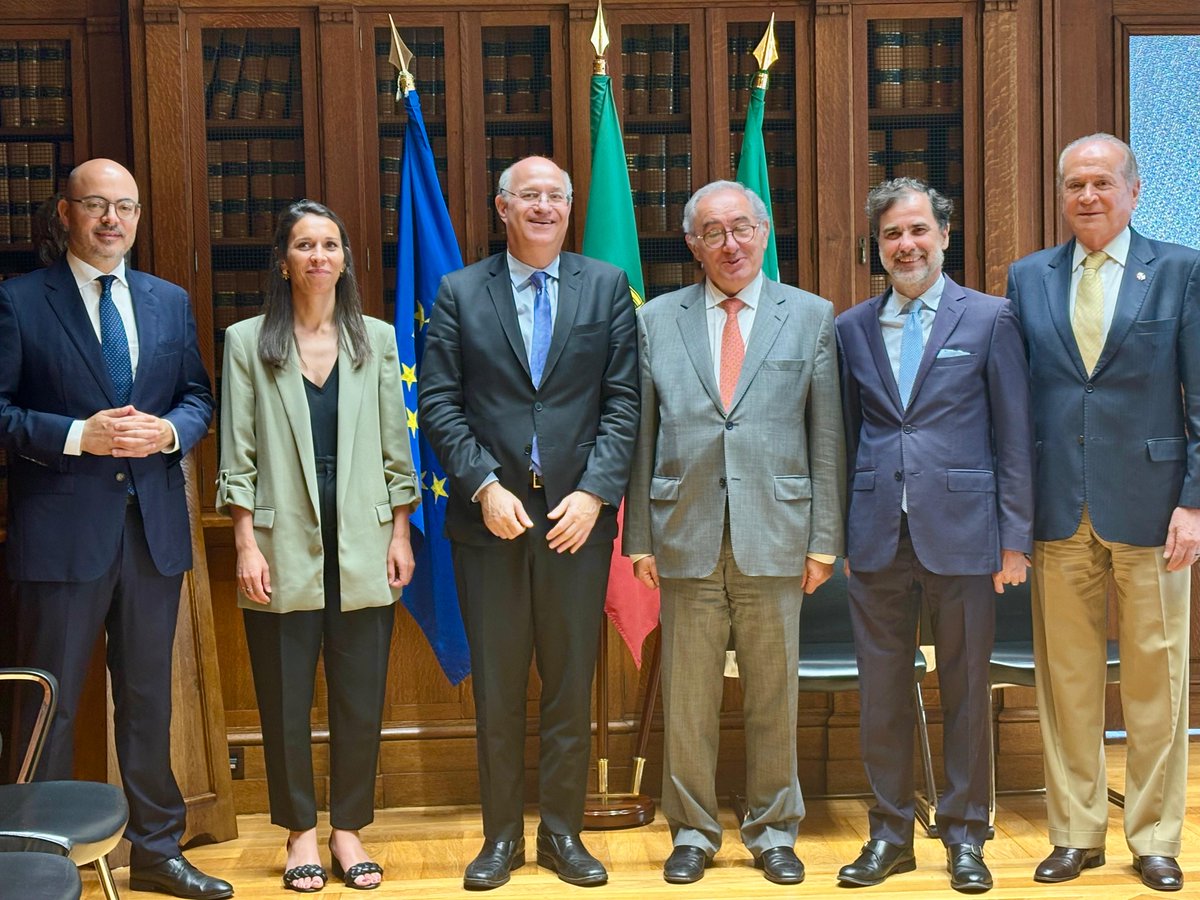 igoldfajn's tweet image. Me reuni hoje com parlamentares de Portugal para falar sobre a parceria da America Latina e o Caribe com Portugal. O @BIDbr pode ajudar a estreitar a relação tanto no setor publico quanto no privado. A America Latina e o Caribe tem escala e oportunidades. O momento é agora.
-----…
