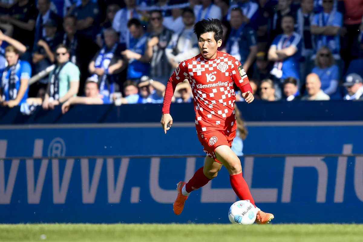 #Sky Info: FC #Nantes hat ein offizielles Angebot für Hyun-seok #Hong abgegeben. Der Klub aus der <a href="/Ligue1/">Ligue 1 McDonald's</a> würde den Südkoreaner gerne fest verpflichten. Unklar, ob #Mainz ihn ziehen lässt. Der Mittelfeldspieler kam erst letzten Sommer für 4 Millionen von <a href="/KAAGent/">KAA Gent</a> 
<a href="/SkySportDE/">Sky Sport</a>