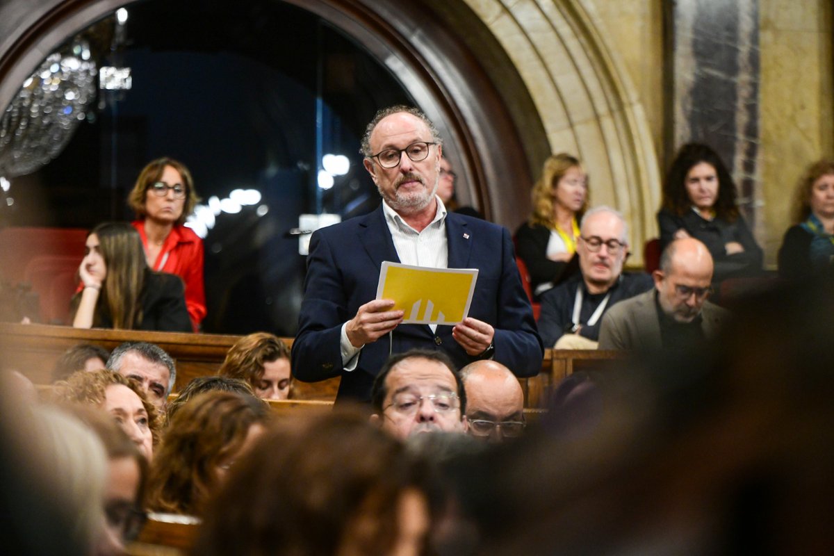 ERC Alt Pirineu (@ercpirineu) on Twitter photo 📰 El diputat Pepe Vidal pregunta al <a href="/govern/">Govern de Catalunya</a> 🏛 sobre l'estat de les inversions i els serveis al #Pirineu
🗣 <a href="/BringueJosep/">Josep Vidal Bringue</a> ha demanat saber en quin estat es troba la 2️⃣ fase de l'Eix Comiols, les obres de la #N260 i el reg de la Conca de Tremp
➕️ INFO: locals.esquerra.cat/altpirineu/art… 📰 El diputat Pepe Vidal pregunta al <a href="/govern/">Govern de Catalunya</a> 🏛 sobre l'estat de les inversions i els serveis al #Pirineu
🗣 <a href="/BringueJosep/">Josep Vidal Bringue</a> ha demanat saber en quin estat es troba la 2️⃣ fase de l'Eix Comiols, les obres de la #N260 i el reg de la Conca de Tremp
➕️ INFO: locals.esquerra.cat/altpirineu/art…