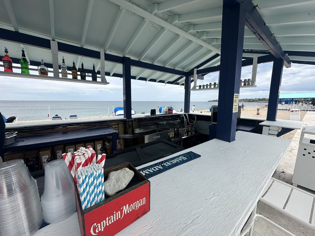 PilotFun101's tweet image. Life is good at Block Island In 40 minutes from Orange County Airport - MGJ you end up in paradise!  With Colleen for her early day trip to Block Island. #PilotFun101 #AviationIsAwesome #LiveYourDream #YouOnlyLiveOnce