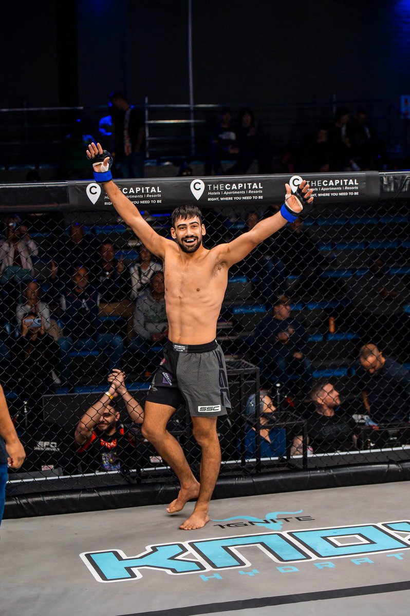 Debutants are on fire tonight 🔥
Armando De Creacenzo ends it in round 2.

#EFC125