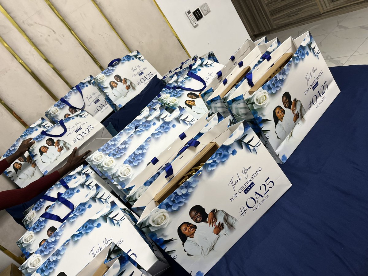 AUNTYMUSE tweet media