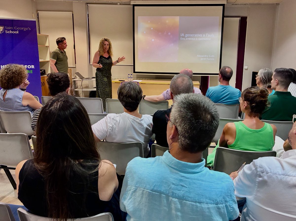 💡 L’equip docent ha aprofundit en l’ús de la IA generativa a l’aula: mites, reptes, aplicacions i exemples concrets per a Primària, Secundària i Batxillerat.
Moltes gràcies, Alexandra i Jordi, per una sessió tan inspiradora!

#IAeducativa #FormacióDocent #GironaSchool #Girona