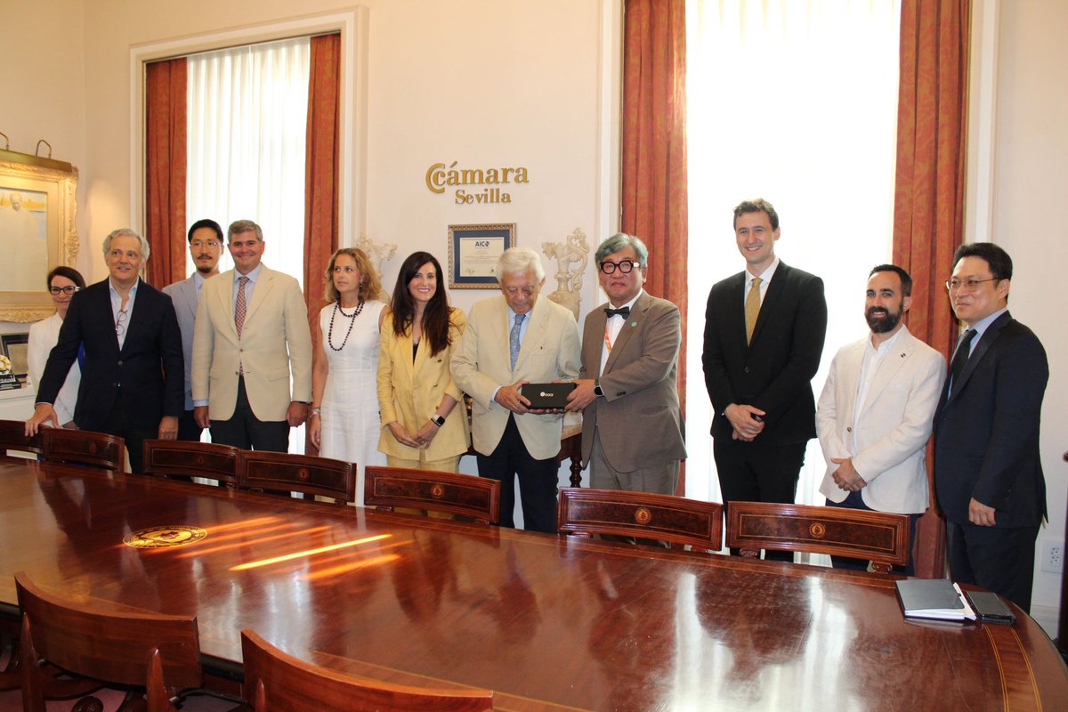 Un placer participar en la reunión de <a href="/camaradesevilla/">Cámara de Comercio de Sevilla</a> con el Global Green Growth Institute de Corea. 🇰🇷

Desde #SevillaOpenForBusiness, tendemos puentes para la inversión y colaboración en #CrecimientoVerde y #EconomíaCircular.

Gracias a todos por el interés en #Sevilla.