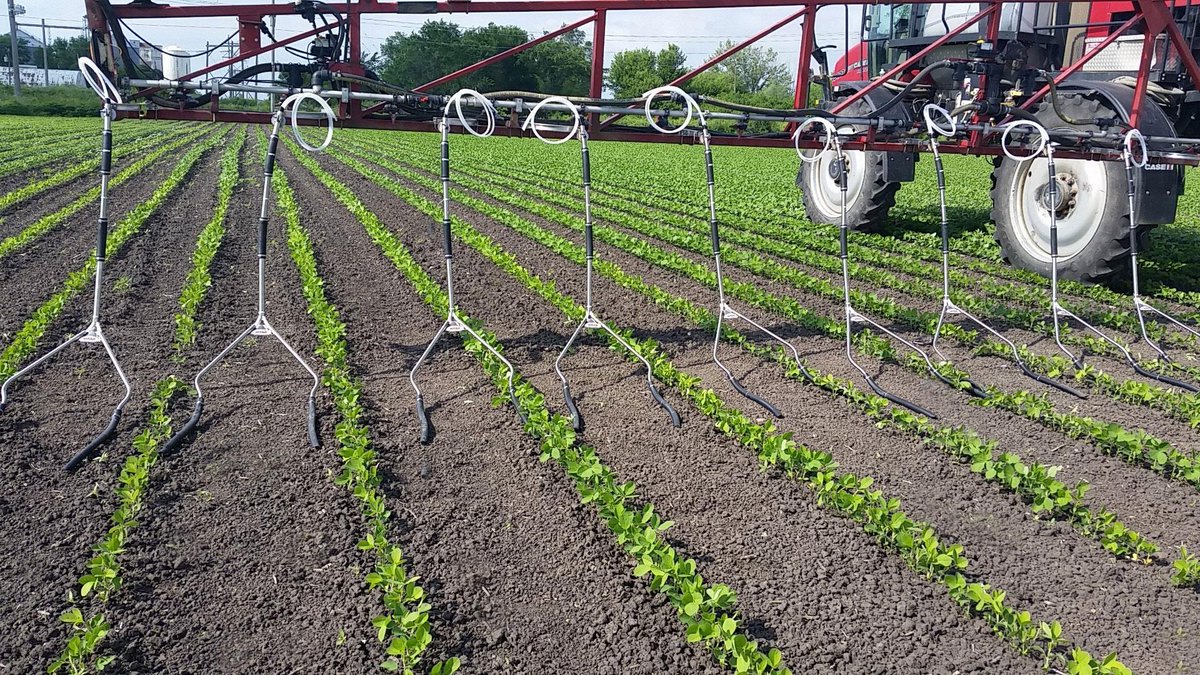DPEPrecision's tweet image. 🌱 Maximize your crop potential! Get those nutrients placed closer to the root zone with Nutraboss Systems - "The Original Lightweight Y-Drop." #NutrientPlacement #PrecisionFarming #FertilizerInnovation #OntAg #DPEPrecision