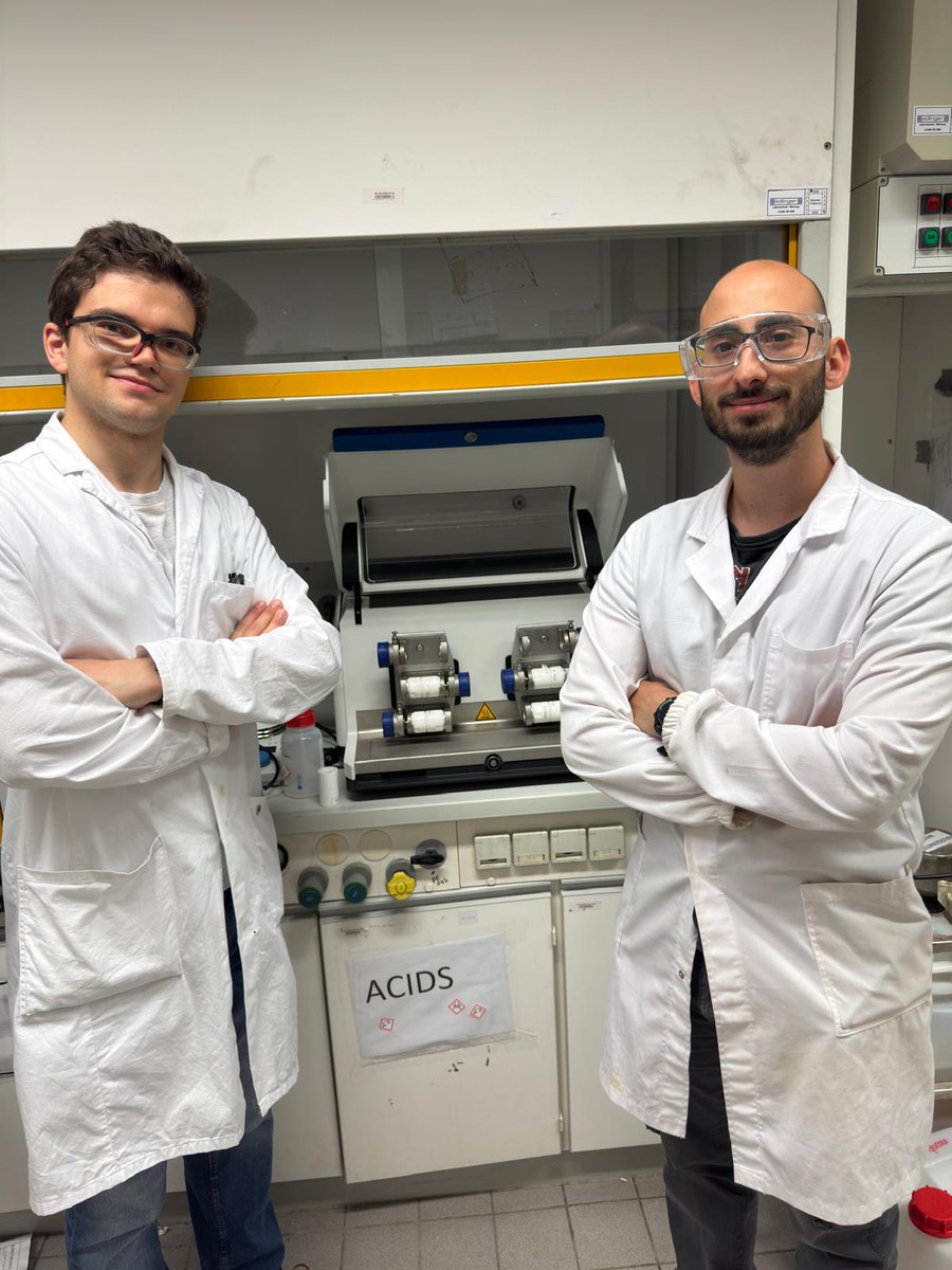 Fra_Mele97's tweet image. As my time in Vienna comes to an end, I’m really happy to have worked with Lukas, a talented undergrad. A mentoring experience across languages and labs — proof that (mechano)chemistry speaks for itself! ⚙️🧪
#mechanochemistry
