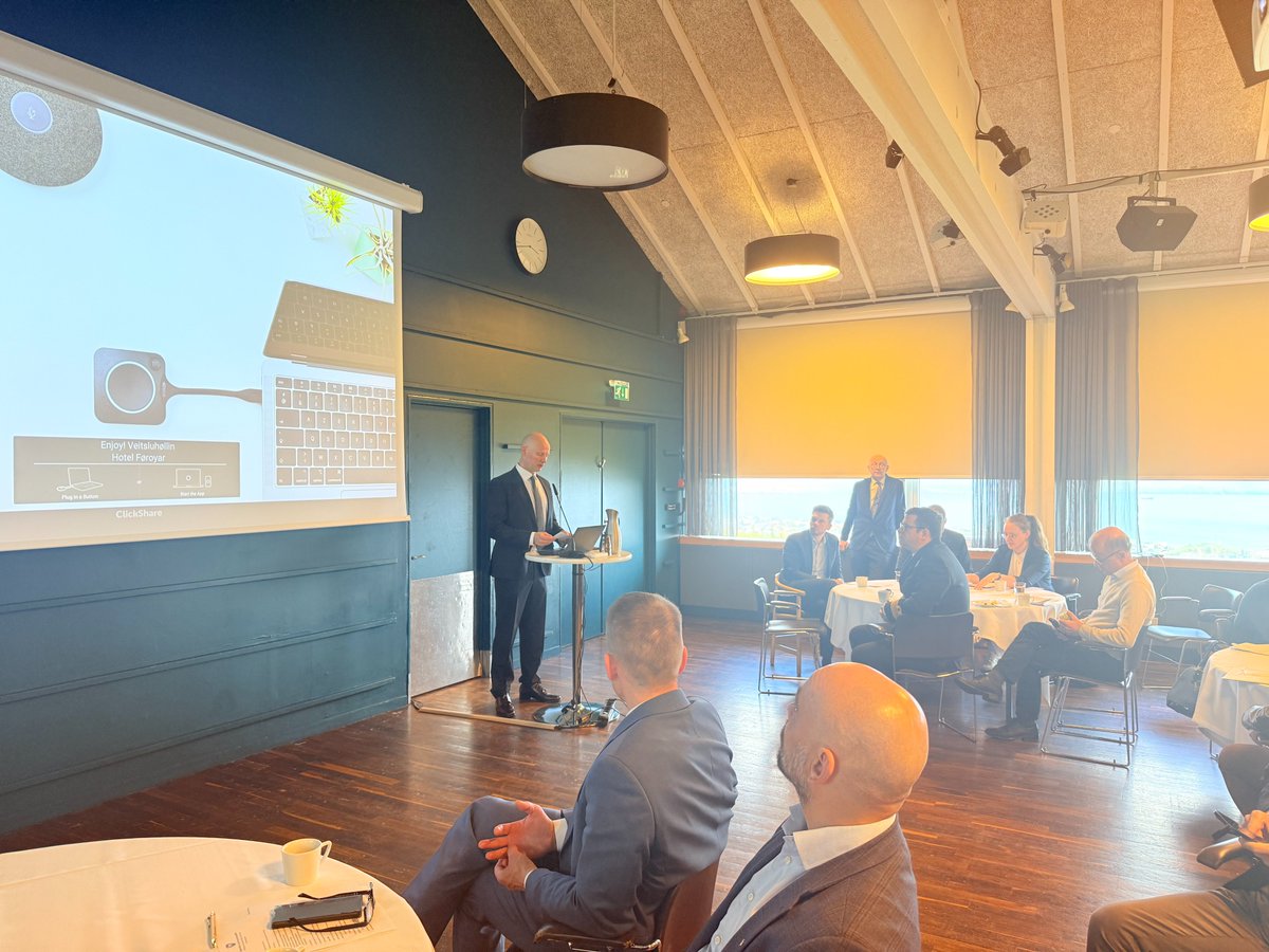 Tinganes's tweet image. NATO delegation visits the Faroe Islands 🇫🇴

This week, the MFA &amp;amp; Faroese Parliament&apos;s Foreign Affairs Committee hosted nearly 40 parliamentarians from @NATO countries.

The visit featured briefings on 🇫🇴 security priorities &amp;amp; site visits, incl. Atlantic Airways Aviation Academy.