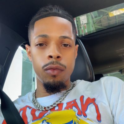 SuitedPiece's tweet photo. #NewProfilePic https://t.co/IQ6bRI8lCN