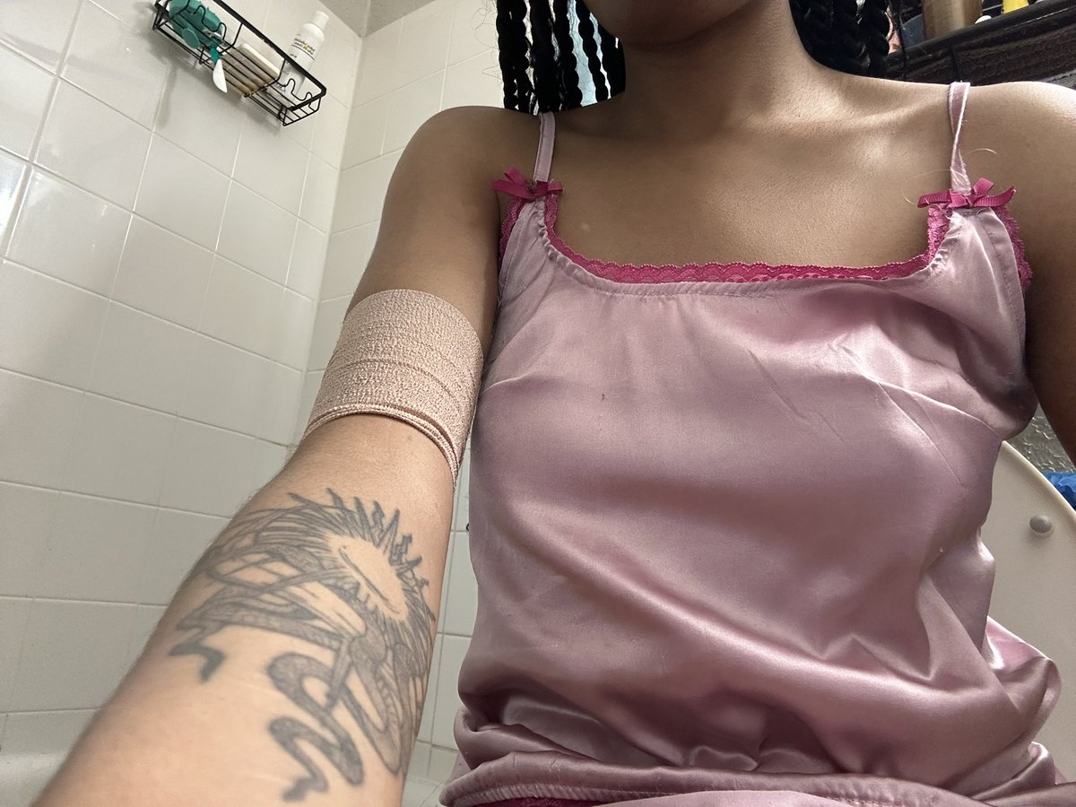 venusinfilm's tweet image. Maybe I took this on the toilet but ya girl is #protected from children for the next 3 years