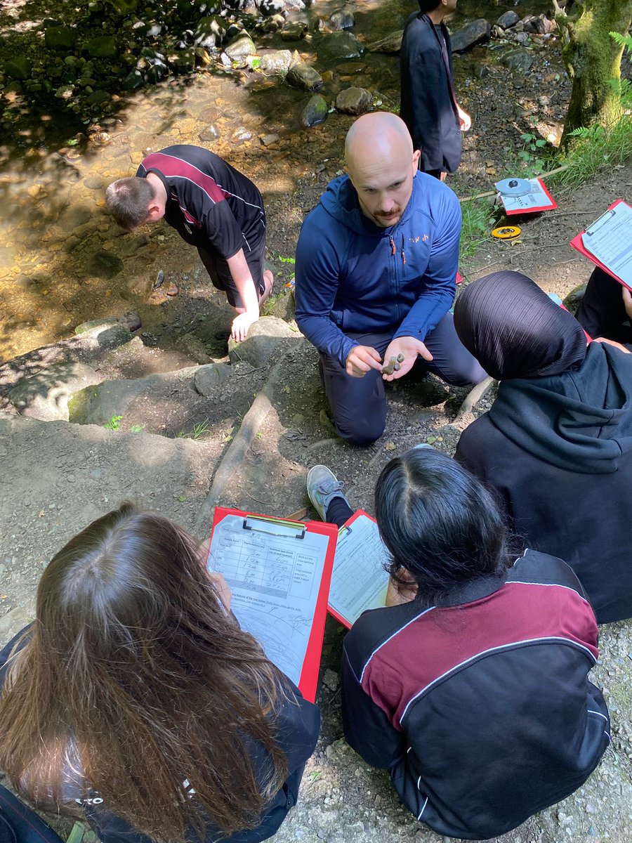 HarperGreen's tweet photo. The sun kept shining for our second group of geographers. Well done to both staff and students who have excelled this week on their geography field trips
#Yr10smashedit #strivingforsuccess #geographyfieldtrip #gcsefieldwork https://t.co/j6cKk6F3qN