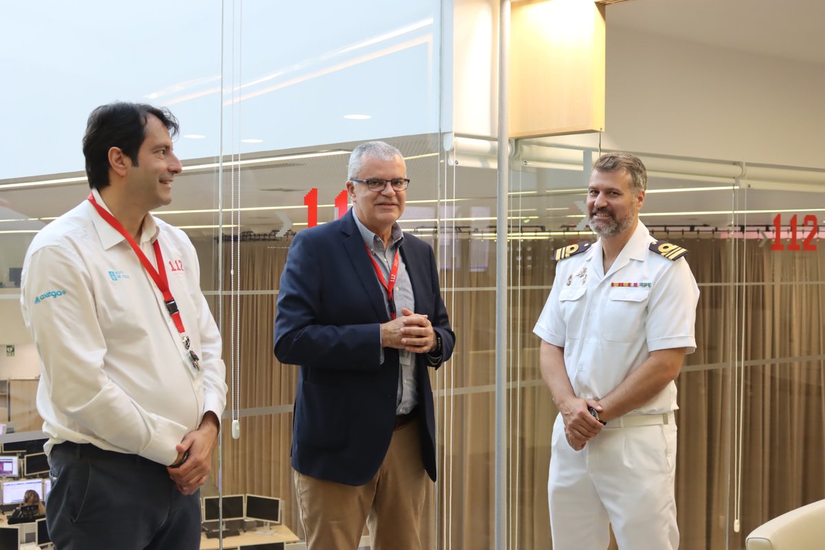 O novo Comandante Naval do Miño, Víctor García Pozuelo, visitou hoxe o CIAE #112Galicia.

Xunto co director xeral de Emerxencias e Interior, Santiago Villanueva, e co xerente da #AXEGA, Marcos Araújo, abordaron como mellorar a coordinación dos equipos de intervención no río Miño.