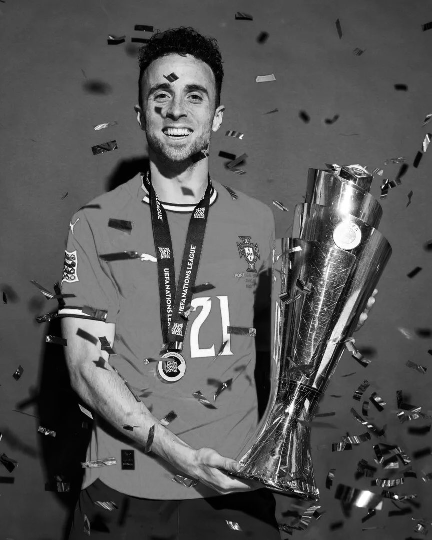aftgomes's tweet image. Humildade, resiliência e simplicidade. Um fantástico jogador e uma pessoa de sorriso fácil e constante.
Os meus pensamentos estão com a família e amigos do Diogo e do André. Que consigam encontrar a força para superar este momento e que o legado de ambos seja sempre recordado.