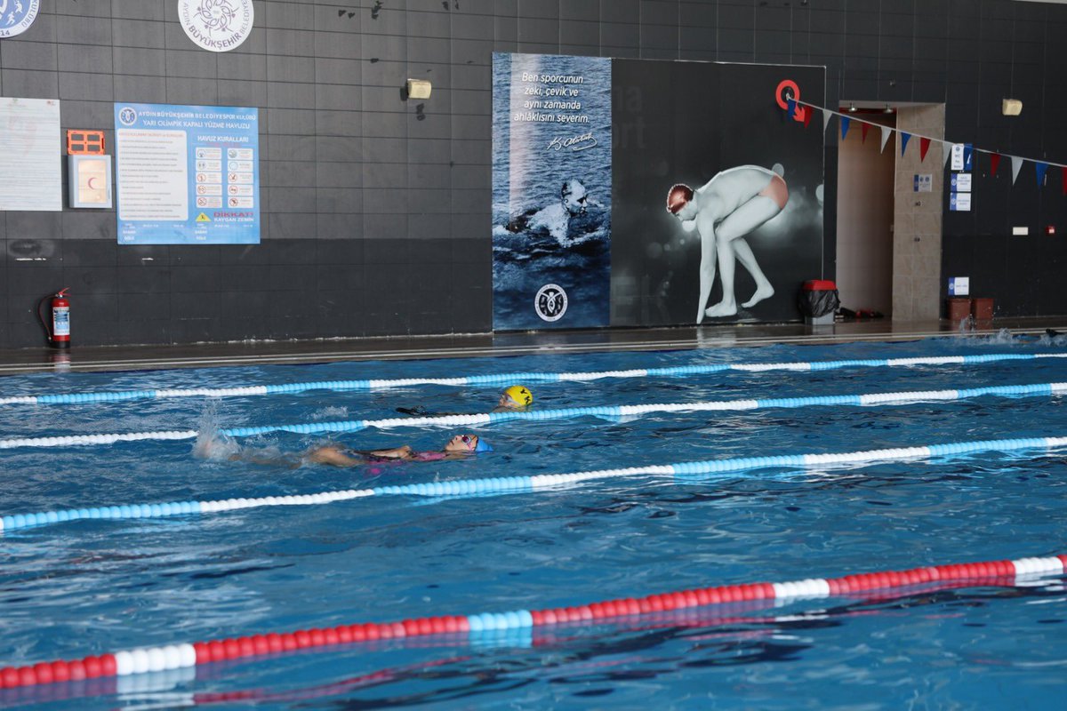 Başkan Çerçioğlu’ndan çocukların gelişimine tam destek! 🏊‍♀️

Yüzme kurslarımız, sadece spor yapma fırsatı sunmakla kalmıyor; aynı zamanda takım çalışması, disiplin ve özgüven gibi önemli becerilerin gelişimine de katkı sağlıyor.

Detaylar👉aydin.bel.tr