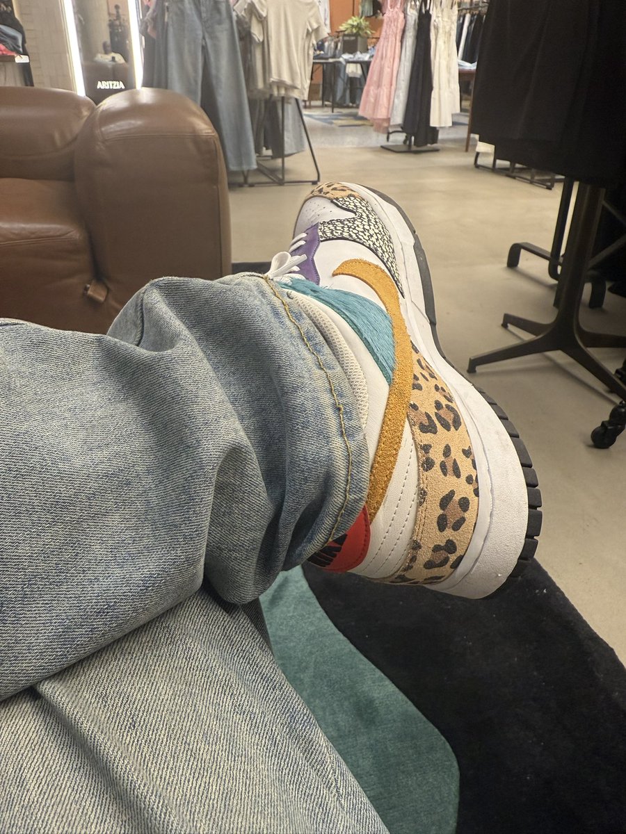 timothyasmth's tweet image. Out with the little big one and of course she wanted to go shopping. Anyway, dusted off one of my favorite pair.