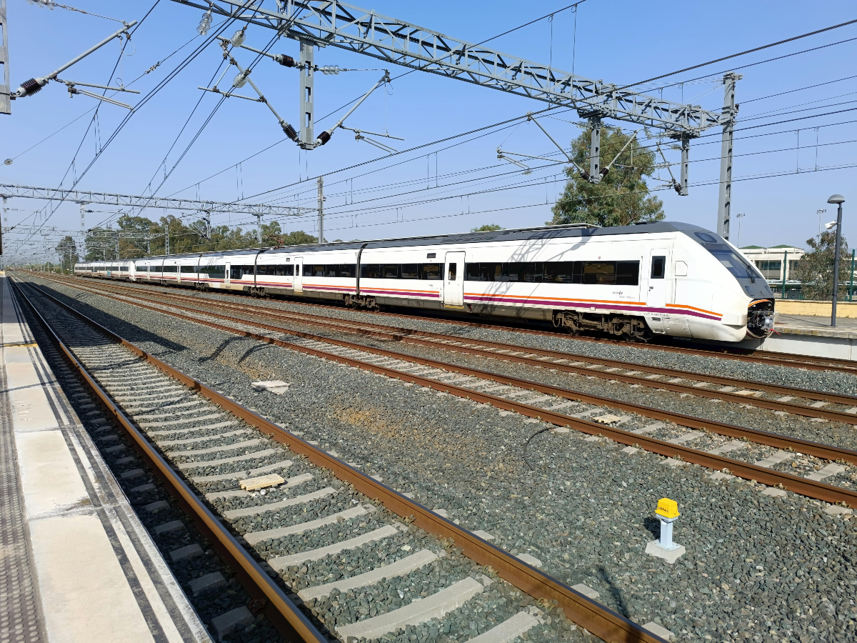 GSDipuJaen's tweet photo. 🔴🚉 Agea pone en valor la apuesta del Gobierno por el tren y sentencia: "Quien representa el caos ferroviario en Jaén es el PP"

🔗 Más información: https://t.co/gnrB0kSXlN https://t.co/XhfFBscMa2