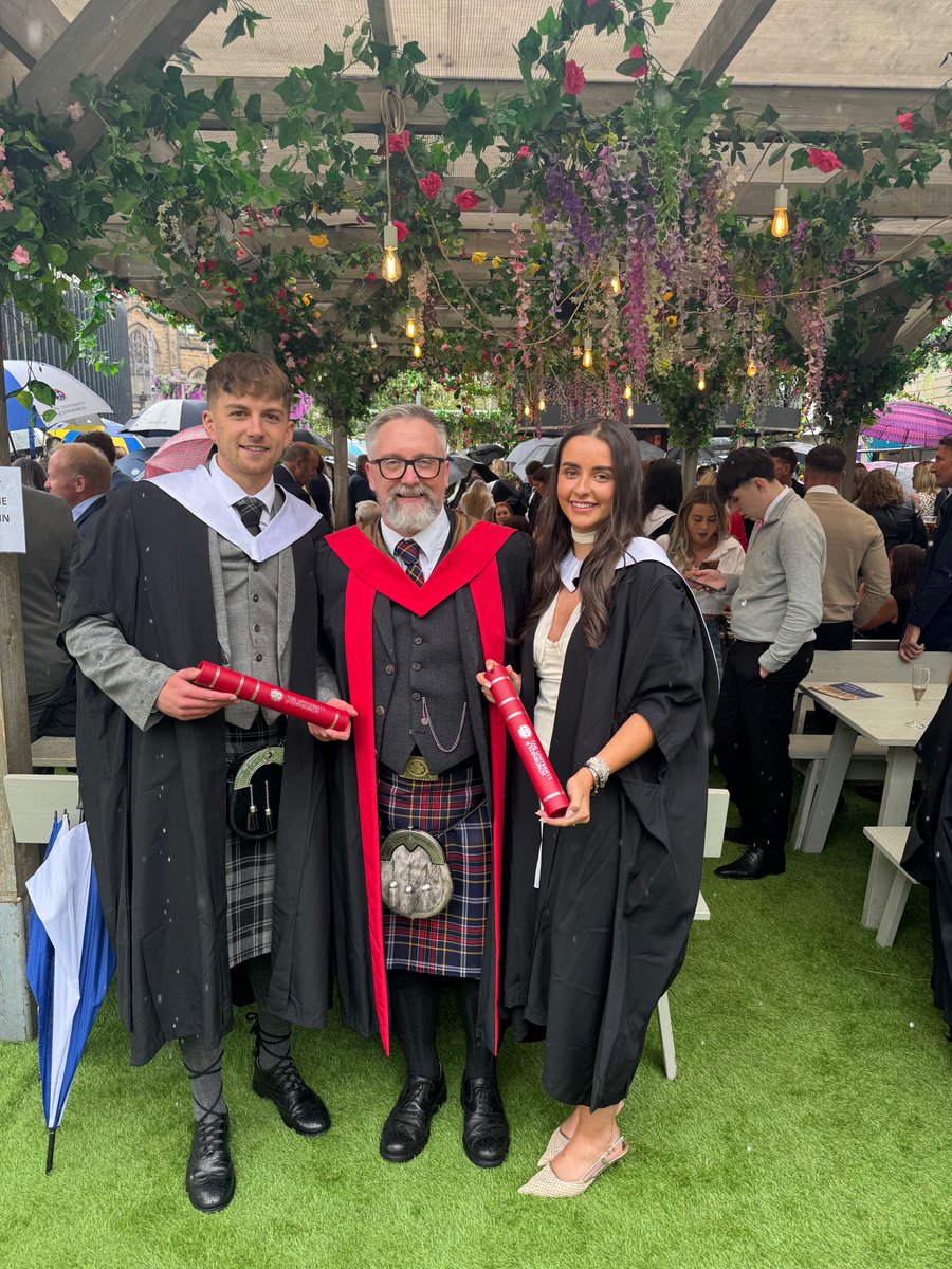 ColBrough's tweet image. We had a great (somewhat damp) graduation event for the class of 2025  @MorayHouse @EdinburghUni @UoE_PE The weather did not match our spirits, as we came together to celebrate their achievments.  #keepintouch #EdBudds #theadventurecontinues
