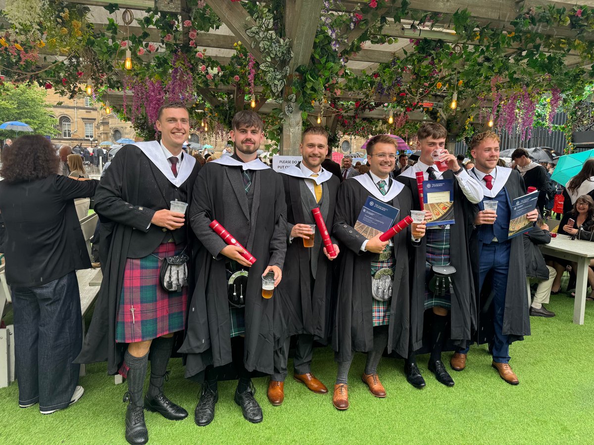 ColBrough's tweet image. We had a great (somewhat damp) graduation event for the class of 2025  @MorayHouse @EdinburghUni @UoE_PE The weather did not match our spirits, as we came together to celebrate their achievments.  #keepintouch #EdBudds #theadventurecontinues