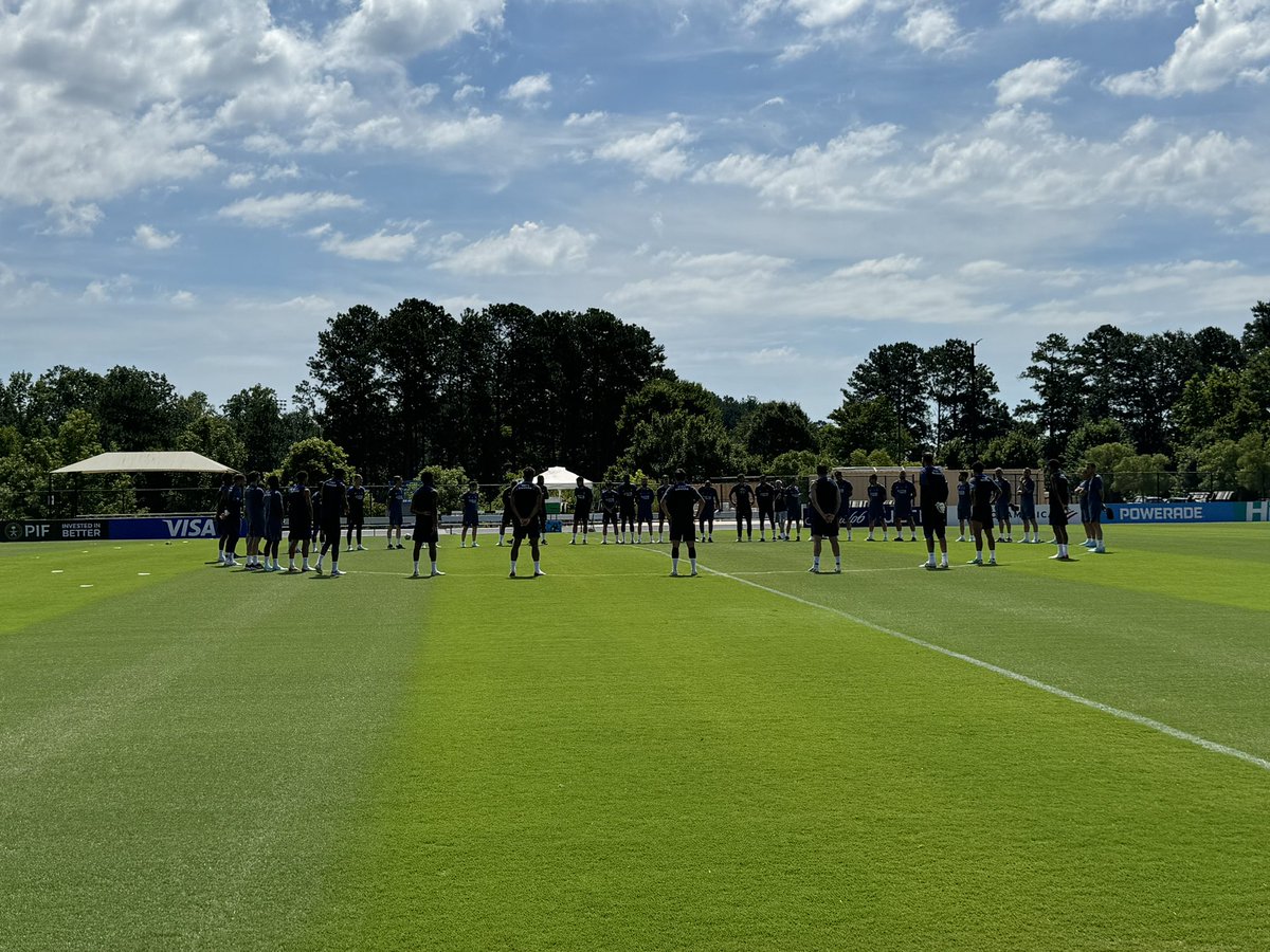 Actu Foot (@actufoot_) on Twitter photo Le PSG a obsversé un moment de recueillement à l’entraînement après l’annonce du décès de Diogo Jota 🇵🇹 et de son frère André Silva 🇵🇹. 🙏🕊️
📸 <a href="/Adrientp/">Adrien Chantegrelet</a> Le PSG a obsversé un moment de recueillement à l’entraînement après l’annonce du décès de Diogo Jota 🇵🇹 et de son frère André Silva 🇵🇹. 🙏🕊️
📸 <a href="/Adrientp/">Adrien Chantegrelet</a>