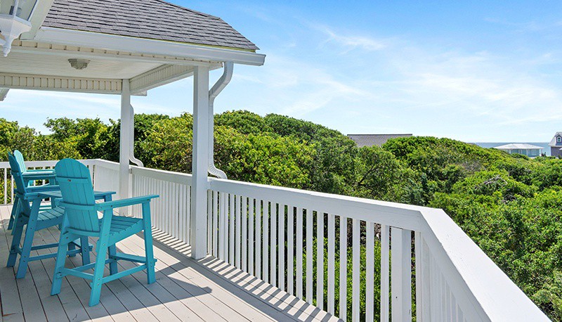 Vacation days at Azure Waves are meant to be spent outdoors—from beach mornings to sunset strolls and everything in between.

Read more 👉 lttr.ai/AfEH6

#VacationRental #EmeraldIsle #PrivatePool