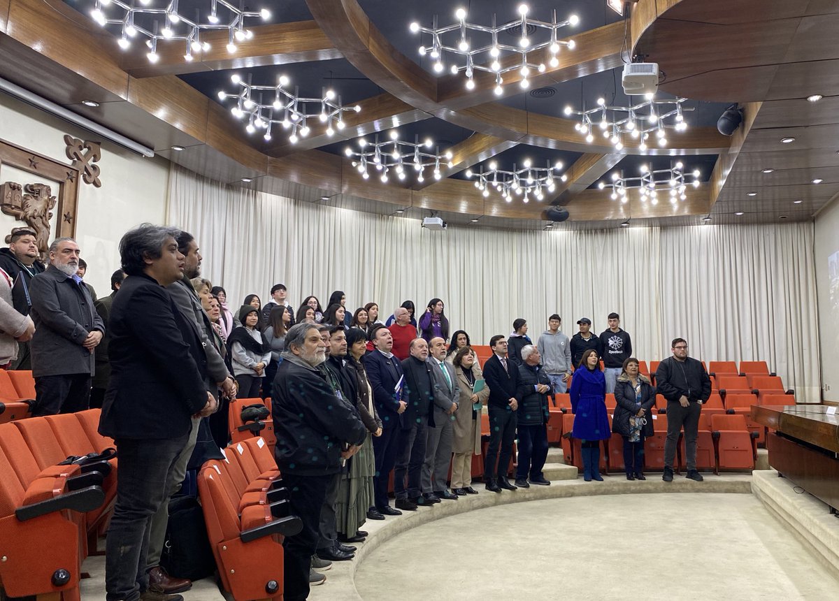 Vicerrectoría Académica U. de Santiago de Chile (@vrausach) on Twitter photo AHORA 📍 Salón de Honor <a href="/usach/">Universidad de Santiago de Chile</a>
Inicia la sesión inaugural de “Bachillerato conversa con…” 💬 de <a href="/usachbachi/">Bachillerato USACH</a>
Esta primera jornada cuenta con la participación del académico <a href="/ideausach/">Instituto de Estudios Avanzados</a> Dr. César Ross Orellana, Premio Nacional de Historia 2024 🏅 AHORA 📍 Salón de Honor <a href="/usach/">Universidad de Santiago de Chile</a>
Inicia la sesión inaugural de “Bachillerato conversa con…” 💬 de <a href="/usachbachi/">Bachillerato USACH</a>
Esta primera jornada cuenta con la participación del académico <a href="/ideausach/">Instituto de Estudios Avanzados</a> Dr. César Ross Orellana, Premio Nacional de Historia 2024 🏅