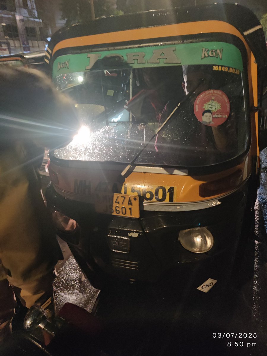 Beep_h's tweet image. Shocked by the behavior of a rickshaw driver today. Got into a verbal argument that escalated, and he even tried to fight me. Riders, please be careful out there! 😠 #BadExperience

@MumbaiPolice

This is Malad - MARVE ROAD, mith choki
@MMVD_RTO