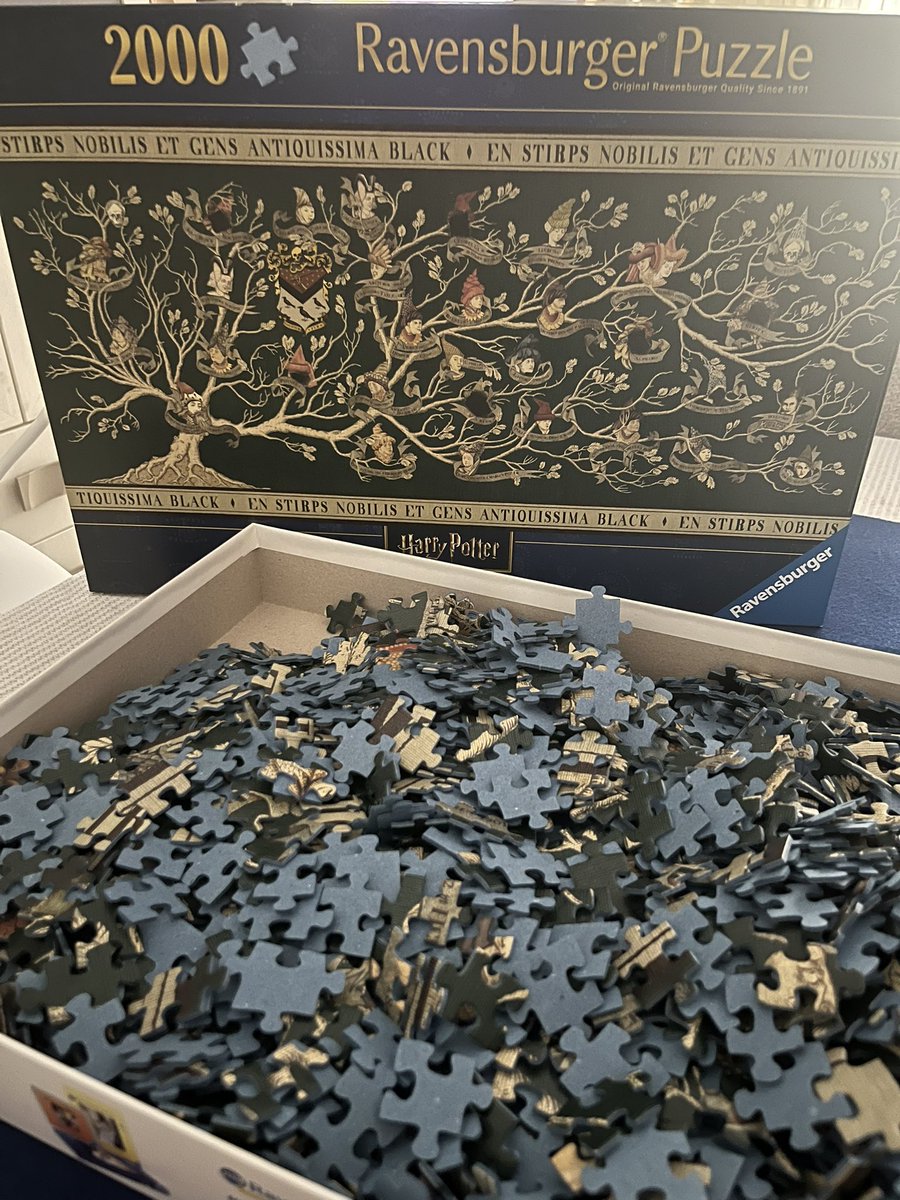 elmagowal's tweet image. Esta vez sí toca un puzzle (el primero que hago de 2000 piezas)