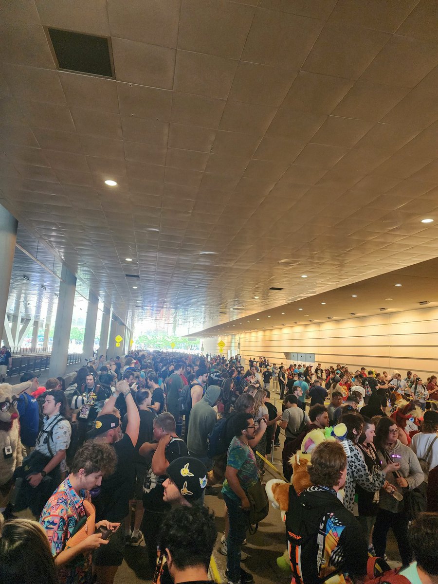 From hot AZ to standing in cooler temps waiting for registration. Anthrocon is going pretty well so far!