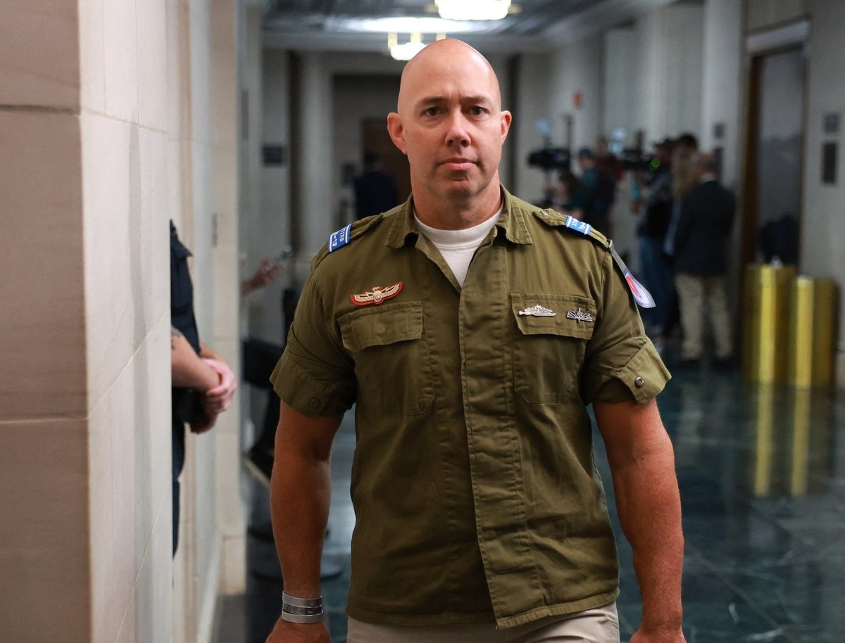 BadNJTakes's tweet photo. 4th: Anything anyone one does with this asshat is stupid. He's cosplaying IDF in the Capitol, a military already known for crimes against humanity when he chose to volunteer with it, while trying to justify an ongoing genocide with Rashida Tlaib's 🇵🇸 celebrating her heritage. https://t.co/lY9KAUQuZZ