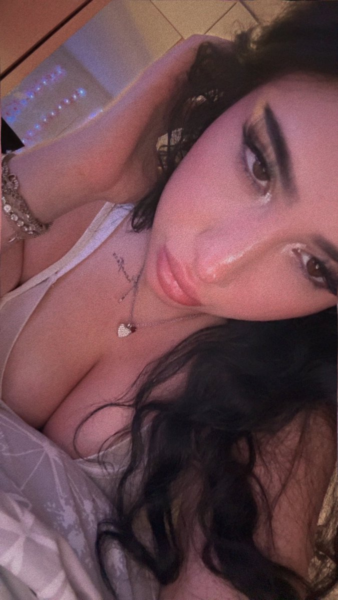 Jeder der faved, kriegt ein cutes Bild in die dms geslidet🙂‍↔️