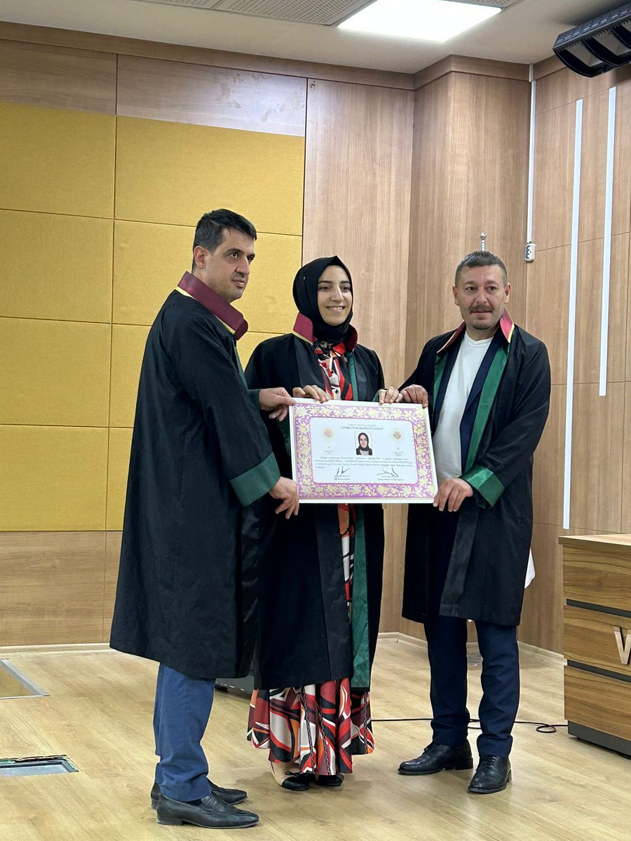 Hukukçu Hekimler Enstitüsü Derneği üyelerimizden değerli meslektaşımız Dt. Gönül DİNÇ’i, avukatlık ruhsatını almasından dolayı en içten dileklerimizle kutluyoruz.

Hekimlikten hukukçuluğa uzanan bu kıymetli yolculukta kendisine başarılar diliyor, mesleki birikimi ve adalet