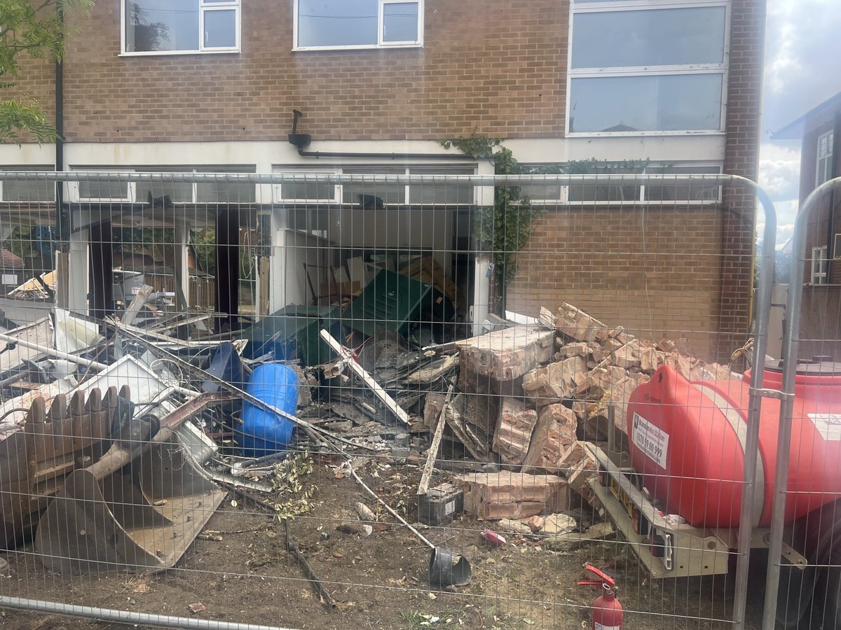 DrPJWilliams's tweet image. People appear to be demolishing the UK’s largest library of the Bible. What could be going on? @Tyndale_House