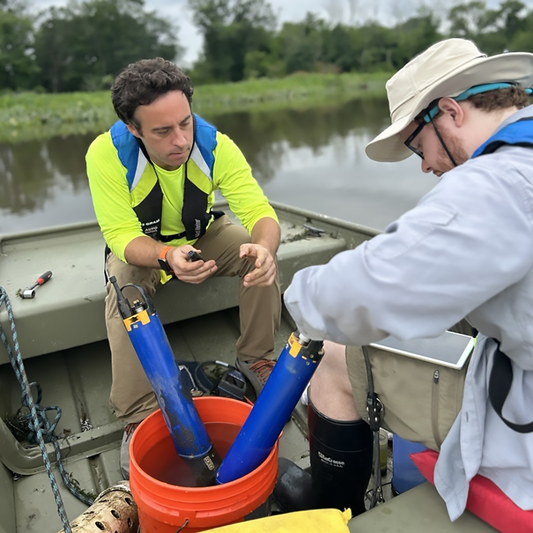 DRBC1961's tweet image. #MonitoringMonday! DRBC staff was out last week retrieving & deploying data sondes on the Pennsauken & Crosswicks creeks. This is part of an ongoing partner effort with the @NewJerseyDEP to collect data to better understand nutrient concentrations in several NJ tidal tributaries.