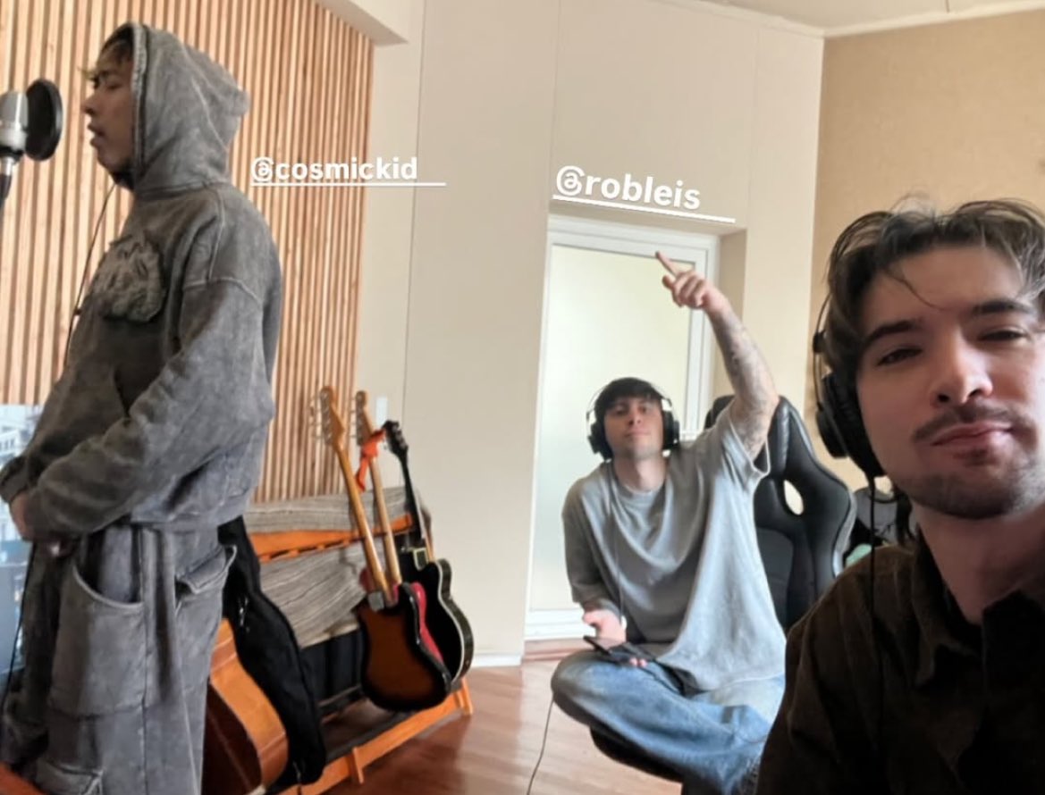 anntituu's tweet photo. TENEMOS FT DE ROBLEIS Y COSMIC GANAMOSSSSSS AL FIN 😭😭😭 https://t.co/fbcfnApv49