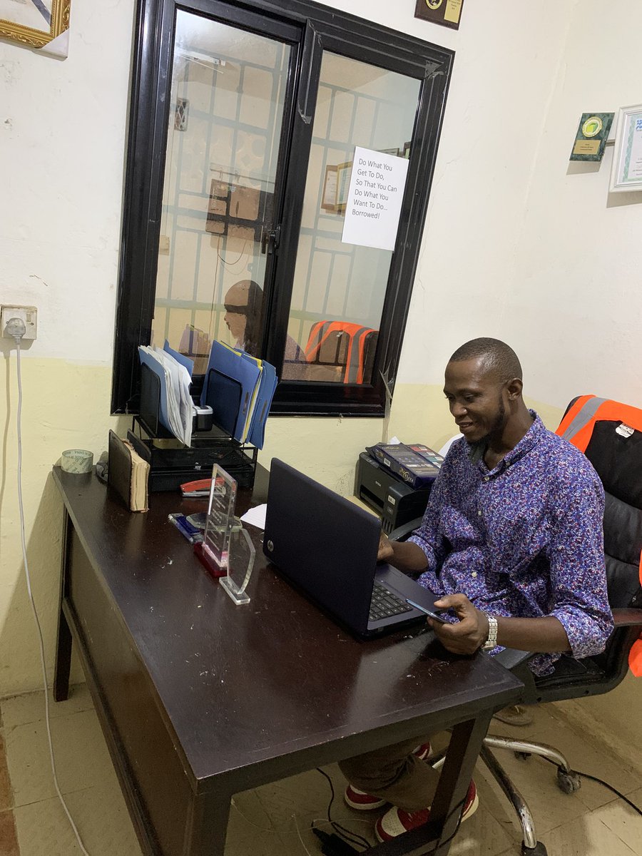 Happy Thursday!Life is all about how we see things. When it's sunny day- smile and when it's rainy day-smile as well.