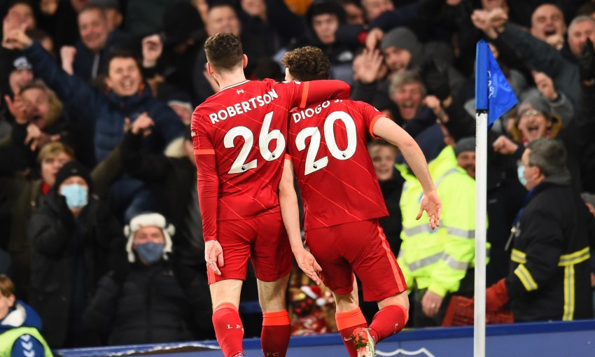 🏴󠁧󠁢󠁳󠁣󠁴󠁿🇵🇹 El mensaje de Andy Robertson: 

A quienes más tengo en mente ahora mismo es a la familia. Su pérdida es demasiado difícil de soportar. Lo siento muchísimo por la pérdida de dos almas tan valiosas: Diogo y André.

Para el equipo y el Club, intentaremos sobrellevar esto