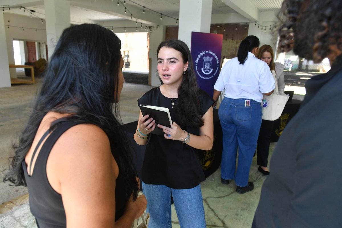 🚚🍴 <a href="/LORNNASOTO/">LORNNA J SOTO</a> presenta los 10 empresarios que darán sabor y vida a los primeros Food Trucks en la Antigua Central Azucarera de Canóvanas 🌾🔥

Lo que comenzó como una idea para rescatar un espacio olvidado, hoy se transforma en una realidad sabrosa y llena de oportunidades. La