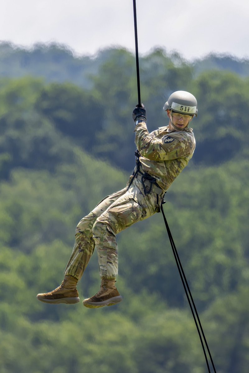 WestPoint_USMA's tweet image. Control the high ground. Command the descent. 🚁
Rappelling isn’t just a skill—it’s part of gaining the aerial advantage. At West Point, cadets train to own every level of the battlefield.
#AirAssault #CST2025
