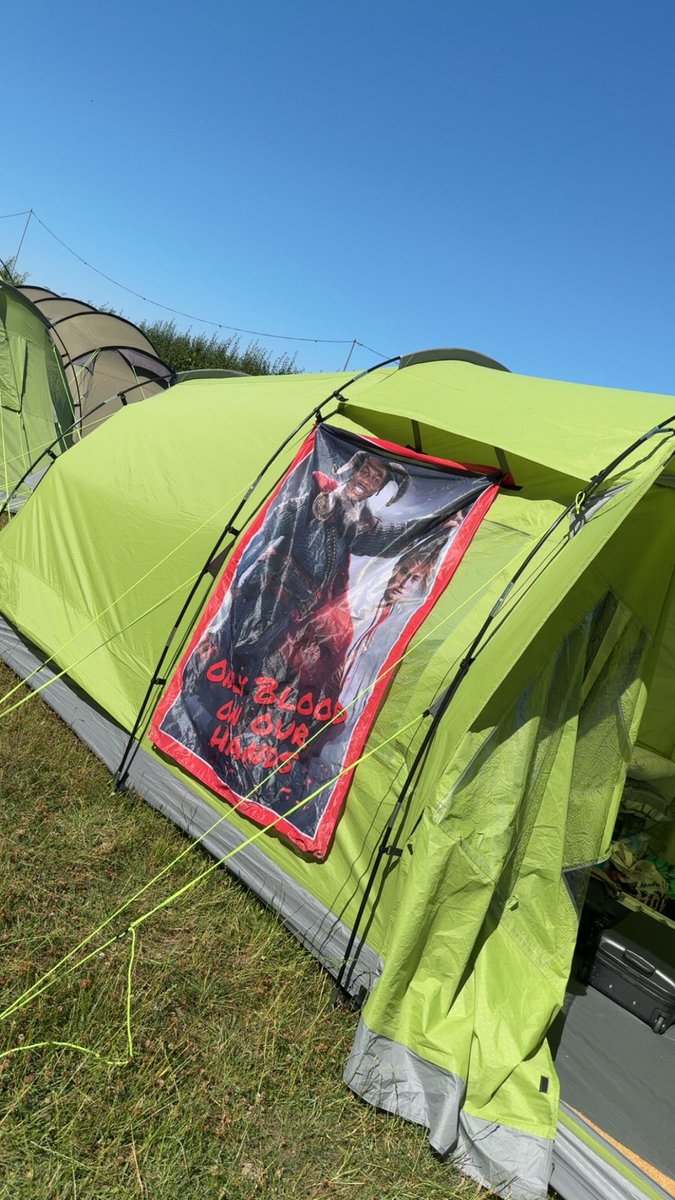 allyb1979's tweet photo. Hope @samfendermusic gets to see his infamous flag as it’s there at tonight’s gig at silverstone! #safc https://t.co/3qngPeYkrl