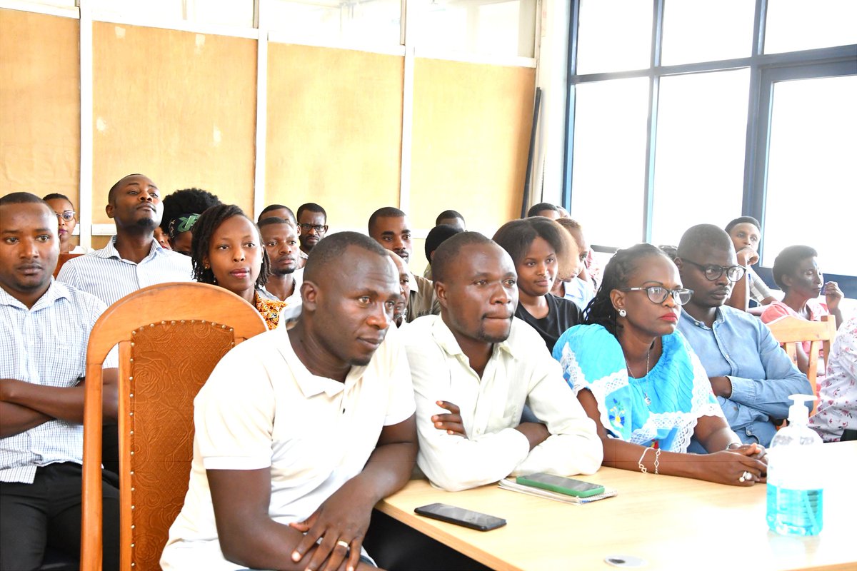 LeRenouveauBdi's tweet image. La Direction générale des Publications de presse burundaise (#PPB) a organisé, ce jeudi 3/7/2025, une réunion en assemblée générale aux employés de cette institution. La réunion a porté principalement sur les réalisations de cette dernière au cours de l'exercice budgétaire écoulé
