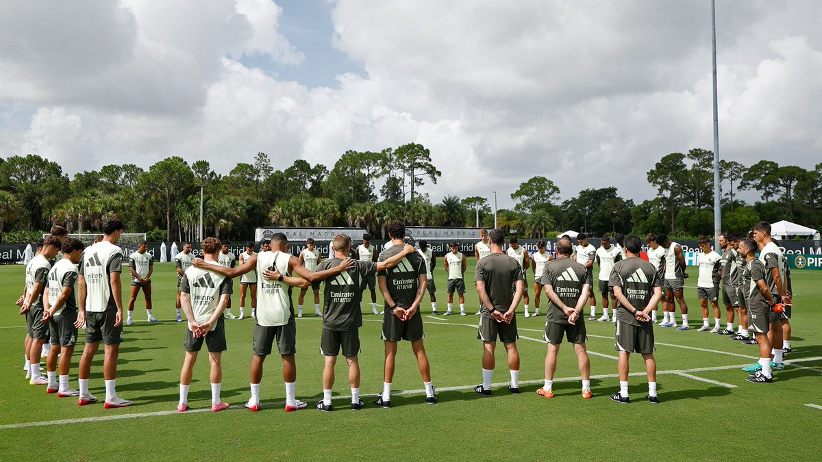 Enocksmith85's tweet photo. Real Madrid held a minute silence in training today in memory of Diogo Jota and his brother Andre Silva. https://t.co/C07bYh3jt4