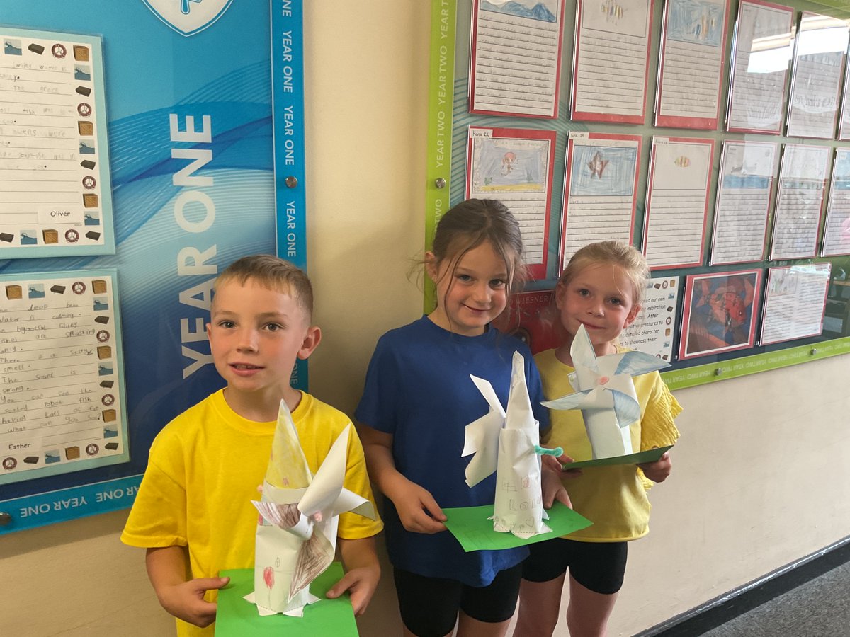 Today, 1M have been busy designing and assembling their windmills as part of their DT topic, 'Structures'. We think they look great! #dt